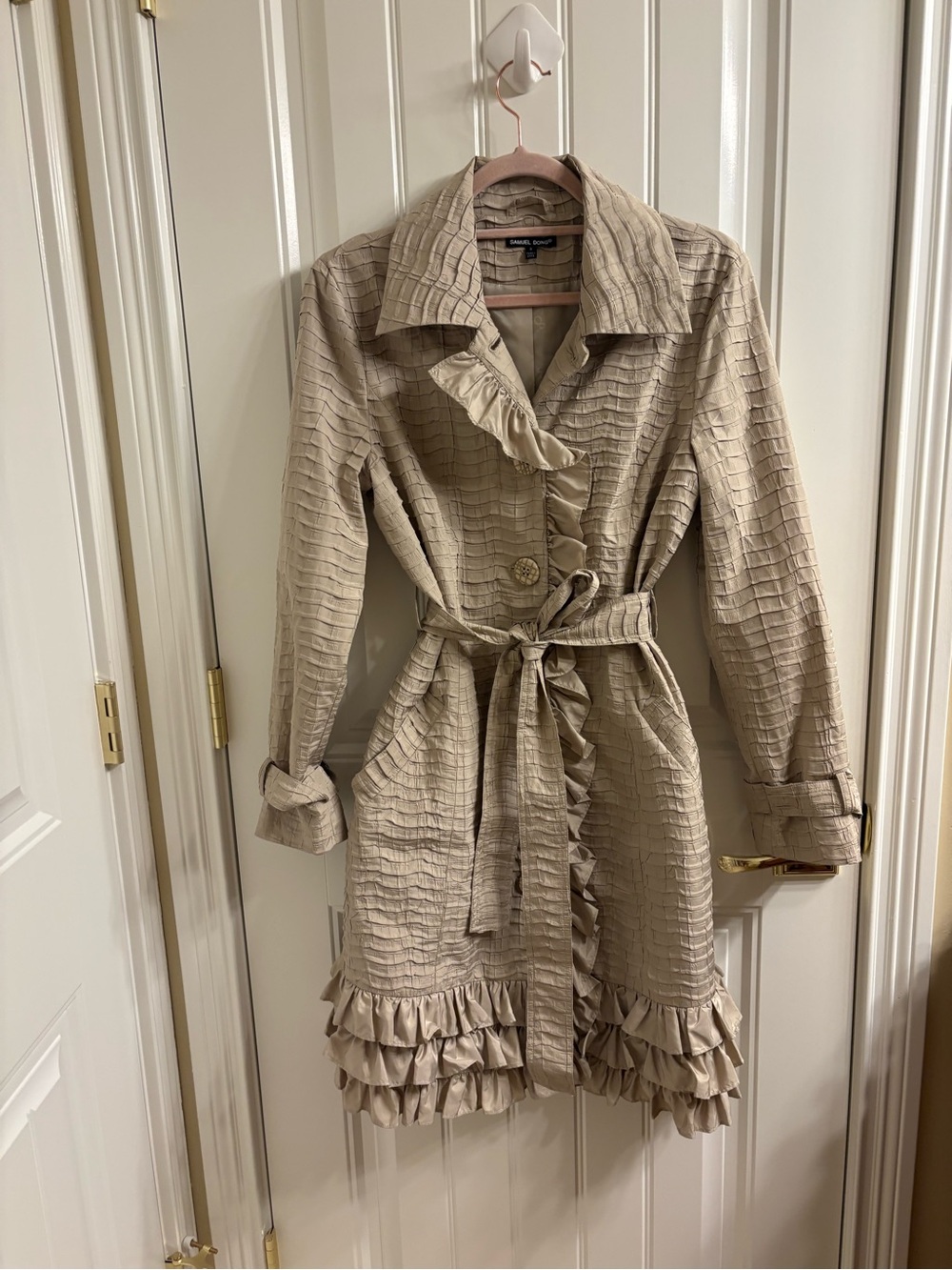 Samuel Dong Tan Textured Ruffle Trench Coat Size S Professional Glam Size S EUC